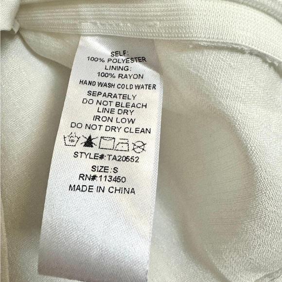 White Ruffle Top - YaYa & Co Size S - Picture 9 of 9